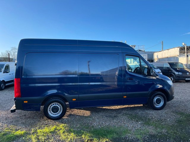 2019 Mercedes-Benz Sprinter 2.1L null 5dr - Photo 4