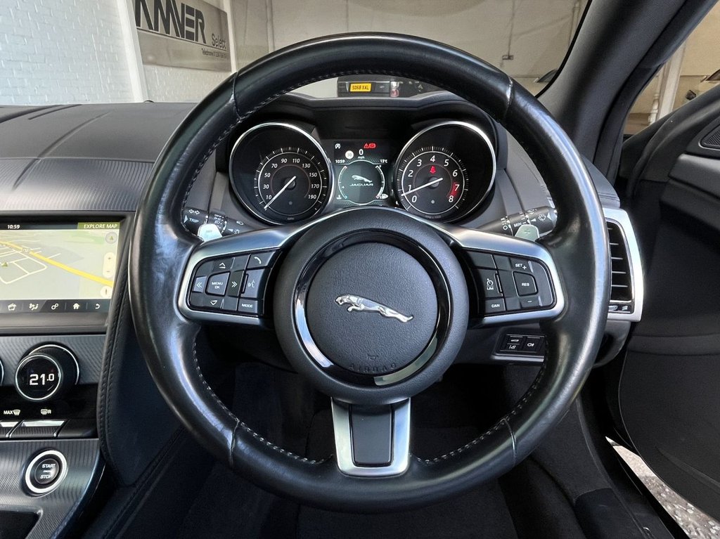 USED 2019 69 JAGUAR F-TYPE 3.0 V6 GPF R-Dynamic Coupe 2dr Petrol Auto Euro 6 (s/s) (340 ps)