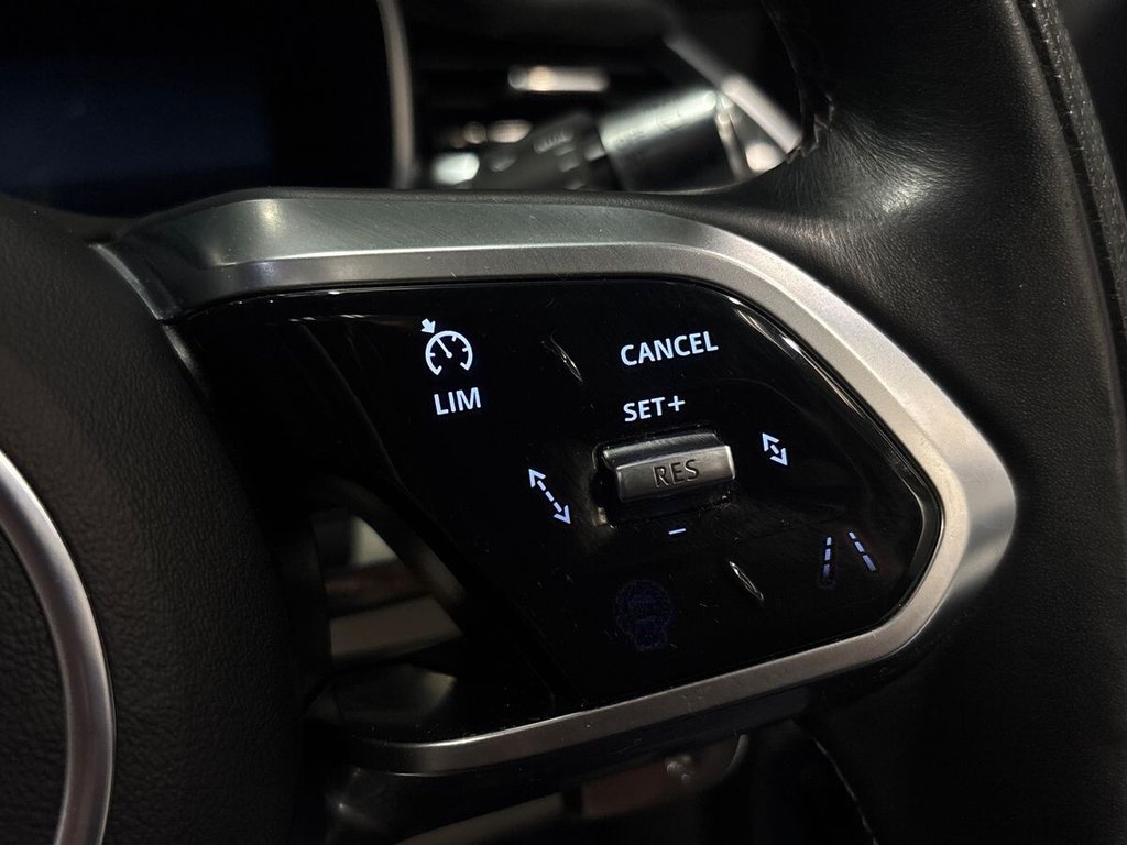 USED 2022 F JAGUAR F-PACE 5.0 P550 V8 SVR SUV 5dr Petrol Quickshift AWD Euro 6 (s/s) (550 ps) BRITISH RACING GREEN|HEAD UP DISPLAY