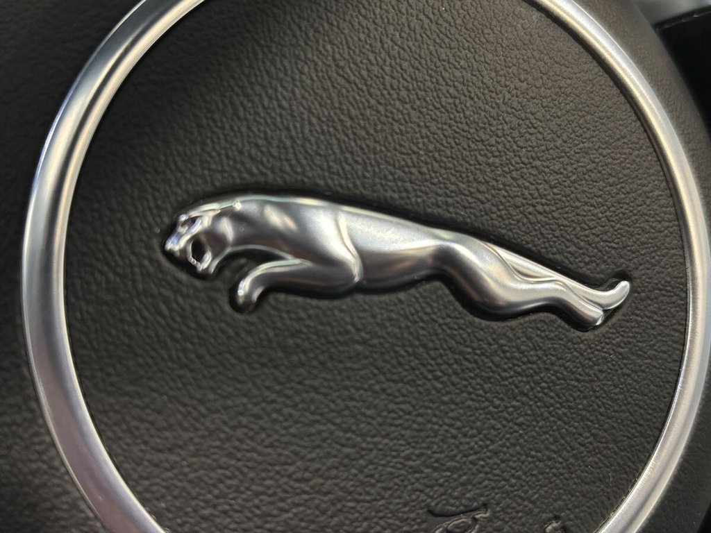 USED 2022 F JAGUAR F-PACE 5.0 P550 V8 SVR SUV 5dr Petrol Quickshift AWD Euro 6 (s/s) (550 ps) BRITISH RACING GREEN|HEAD UP DISPLAY
