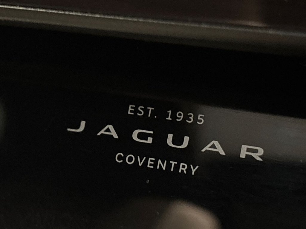 USED 2022 F JAGUAR F-PACE 5.0 P550 V8 SVR SUV 5dr Petrol Quickshift AWD Euro 6 (s/s) (550 ps) BRITISH RACING GREEN|HEAD UP DISPLAY