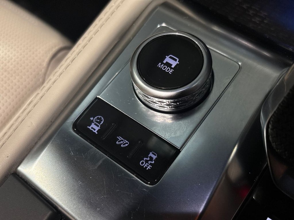 USED 2022 F JAGUAR F-PACE 5.0 P550 V8 SVR SUV 5dr Petrol Quickshift AWD Euro 6 (s/s) (550 ps) BRITISH RACING GREEN|HEAD UP DISPLAY