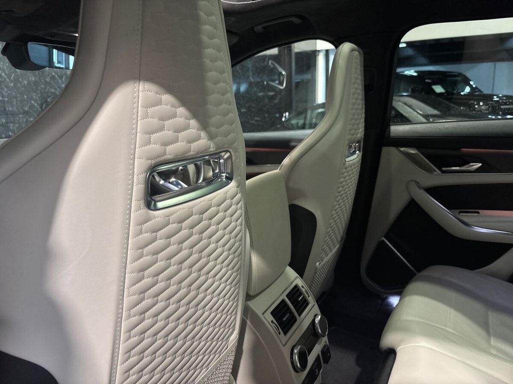 USED 2022 F JAGUAR F-PACE 5.0 P550 V8 SVR SUV 5dr Petrol Quickshift AWD Euro 6 (s/s) (550 ps) BRITISH RACING GREEN|HEAD UP DISPLAY