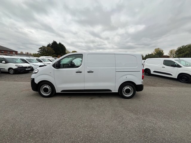 2022 Vauxhall Vivaro 1.5L Dynamic 6dr - Photo 10