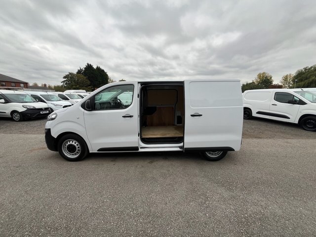 2022 Vauxhall Vivaro 1.5L Dynamic 6dr - Photo 12