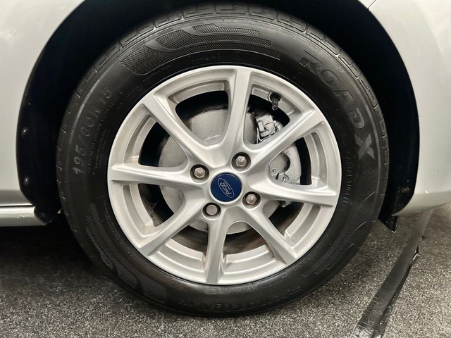 2018 FORD FIESTA - Photo 2