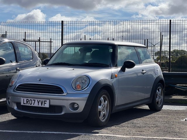 2007 MINI Hatch 1.4 One Hatchback 3dr Petrol Manual Euro 4 (95 ps) photo