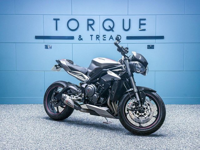 2018 18 Triumph Street Triple 765 765 RS Naked 