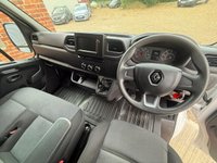 USED 2020 70 RENAULT MASTER 2.3 dCi 28 Business Panel Van 4dr Diesel Manual FWD SWB Euro 6 (135 ps) 