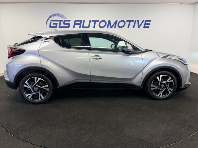 2022 TOYOTA C-HR - Photo 7