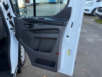 FORD TRANSIT CUSTOM — thumbnail 33 of 51