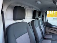 FORD TRANSIT CUSTOM — thumbnail 40 of 51