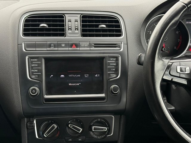 2015 VOLKSWAGEN POLO - Photo 8