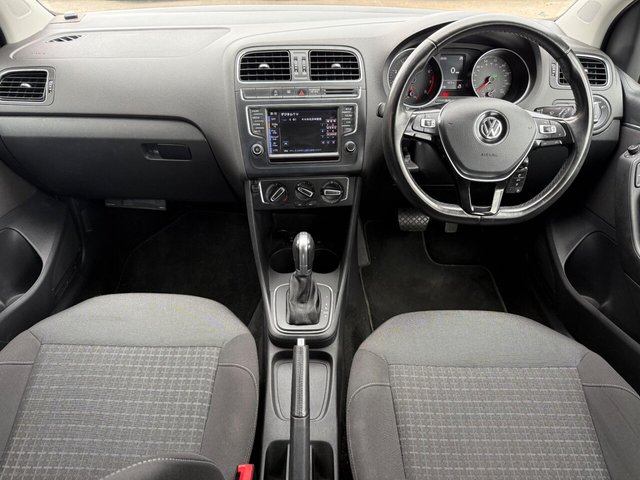 2015 VOLKSWAGEN POLO - Photo 3