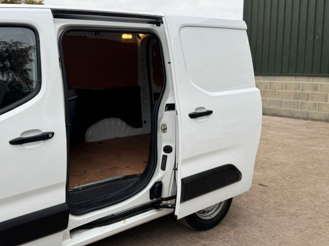 2020 VAUXHALL COMBO - Photo 8