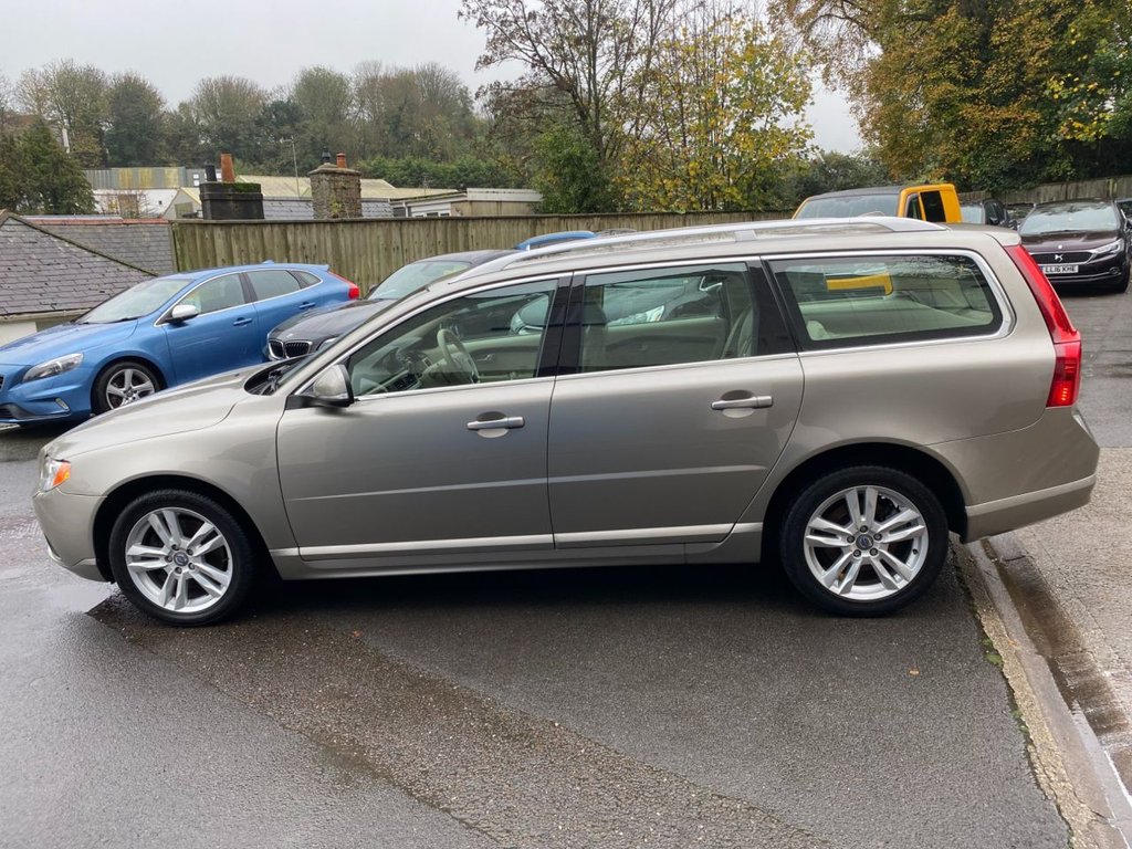 USED 2012 62 VOLVO V70 2.0 D4 SE Lux Estate 5dr Diesel Manual Euro 5 (s/s) (163 ps) RARE MANUAL LOW MILES ONE OWNER