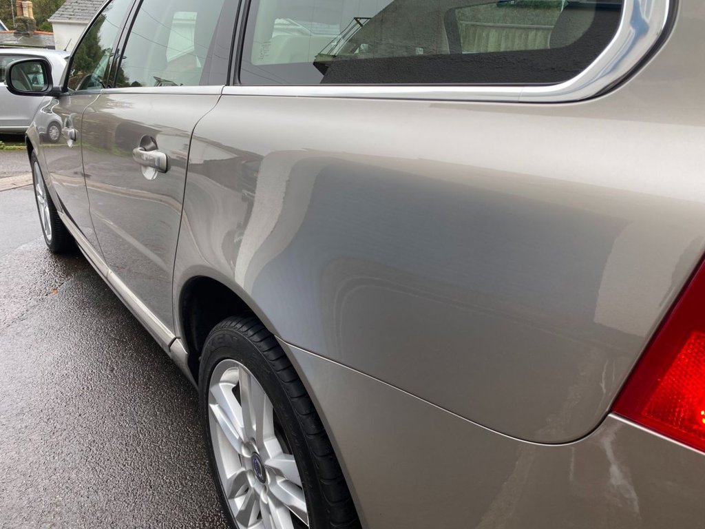 USED 2012 62 VOLVO V70 2.0 D4 SE Lux Estate 5dr Diesel Manual Euro 5 (s/s) (163 ps) RARE MANUAL LOW MILES ONE OWNER