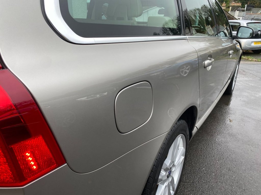USED 2012 62 VOLVO V70 2.0 D4 SE Lux Estate 5dr Diesel Manual Euro 5 (s/s) (163 ps) RARE MANUAL LOW MILES ONE OWNER