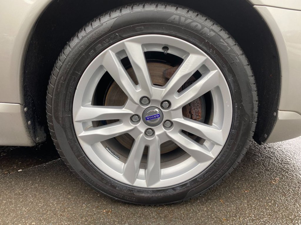 USED 2012 62 VOLVO V70 2.0 D4 SE Lux Estate 5dr Diesel Manual Euro 5 (s/s) (163 ps) RARE MANUAL LOW MILES ONE OWNER
