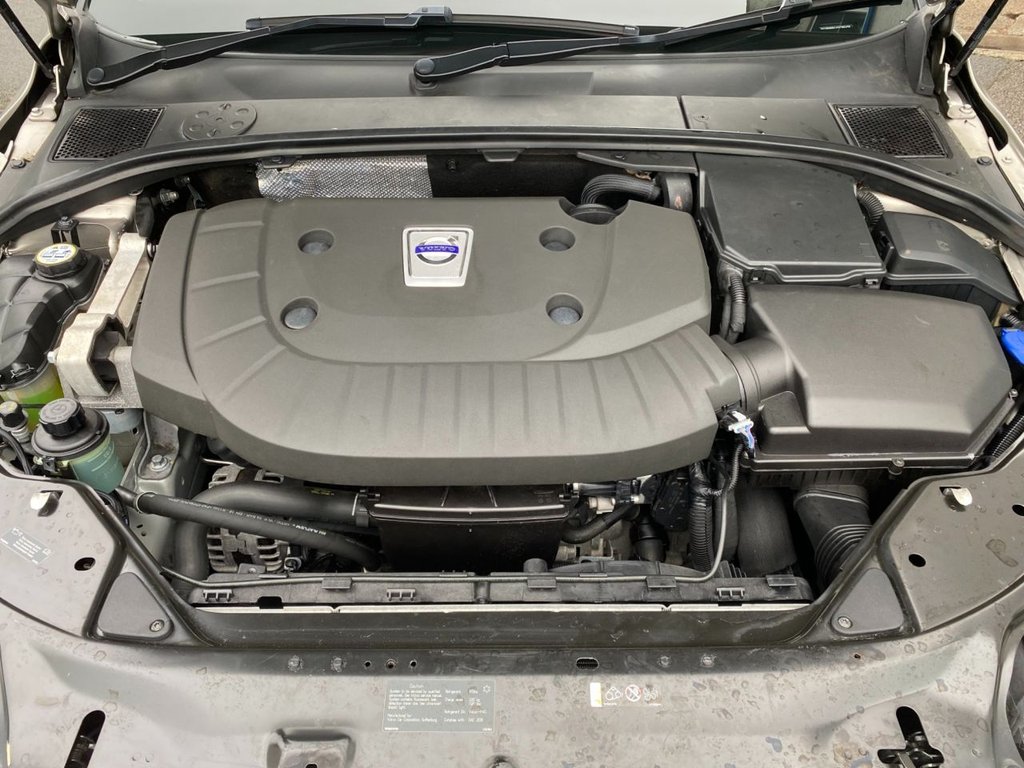USED 2012 62 VOLVO V70 2.0 D4 SE Lux Estate 5dr Diesel Manual Euro 5 (s/s) (163 ps) RARE MANUAL LOW MILES ONE OWNER