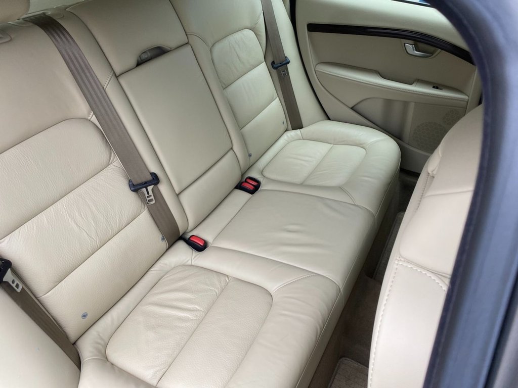 USED 2012 62 VOLVO V70 2.0 D4 SE Lux Estate 5dr Diesel Manual Euro 5 (s/s) (163 ps) RARE MANUAL LOW MILES ONE OWNER