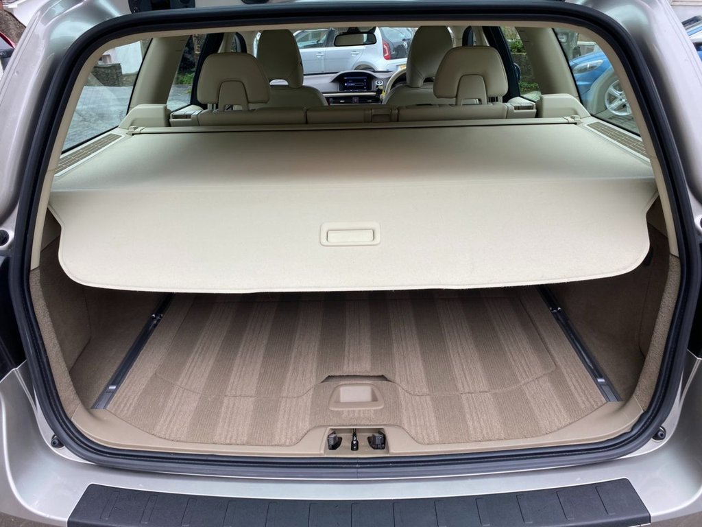 USED 2012 62 VOLVO V70 2.0 D4 SE Lux Estate 5dr Diesel Manual Euro 5 (s/s) (163 ps) RARE MANUAL LOW MILES ONE OWNER