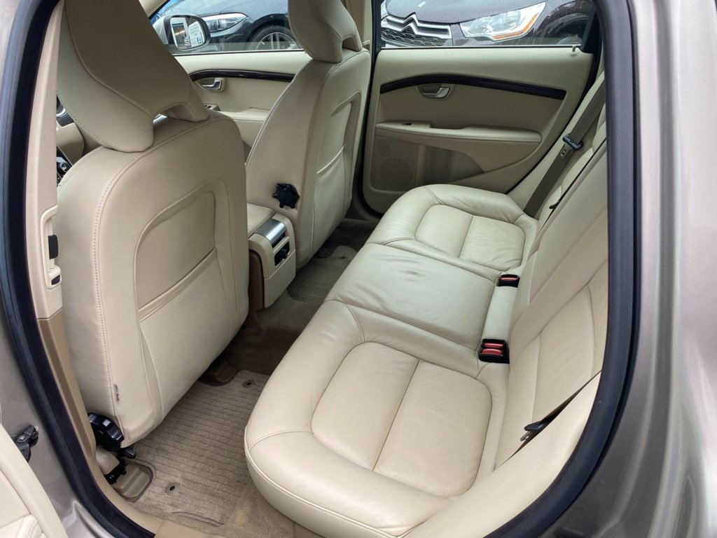 USED 2012 62 VOLVO V70 2.0 D4 SE Lux Estate 5dr Diesel Manual Euro 5 (s/s) (163 ps) RARE MANUAL LOW MILES ONE OWNER