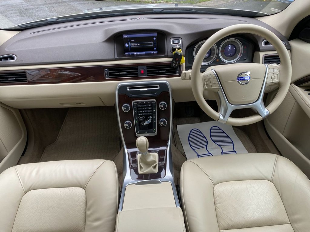 USED 2012 62 VOLVO V70 2.0 D4 SE Lux Estate 5dr Diesel Manual Euro 5 (s/s) (163 ps) RARE MANUAL LOW MILES ONE OWNER