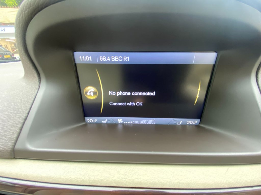 USED 2012 62 VOLVO V70 2.0 D4 SE Lux Estate 5dr Diesel Manual Euro 5 (s/s) (163 ps) RARE MANUAL LOW MILES ONE OWNER
