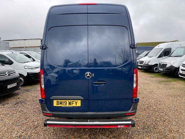 2019 Mercedes-Benz Sprinter 2.1L null 5dr - Photo 9