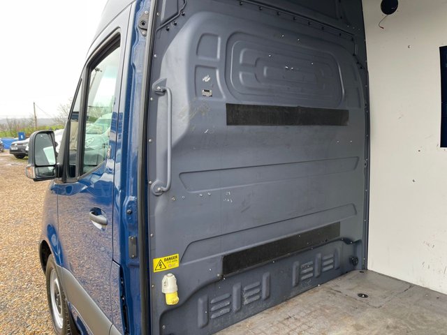 2019 Mercedes-Benz Sprinter 2.1L null 5dr - Photo 12