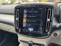 USED 2018 18 VOLVO XC40 2.0 T4 Momentum Pro SUV 5dr Petrol Auto AWD Euro 6 (s/s) (190 ps) FRONT + REAR SENSORS | REAR CAMERA