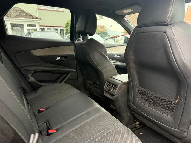 2022 PEUGEOT 3008 - Photo 10
