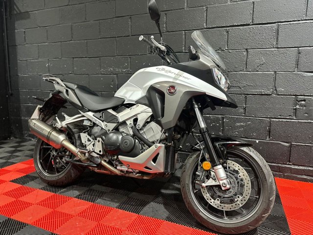 View our HONDA VFR800X CROSSRUNNER