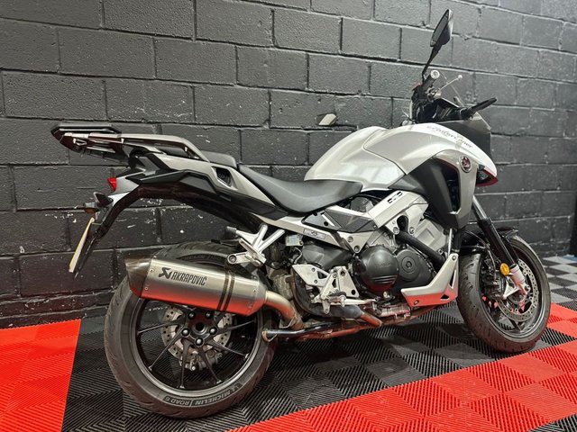 View our HONDA VFR800X CROSSRUNNER