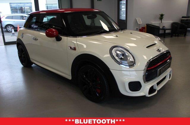 2017 MINI Cooper 2L John Cooper Works 3dr - Photo 2