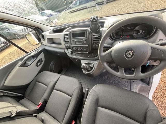 2019 RENAULT TRAFIC - Photo 11