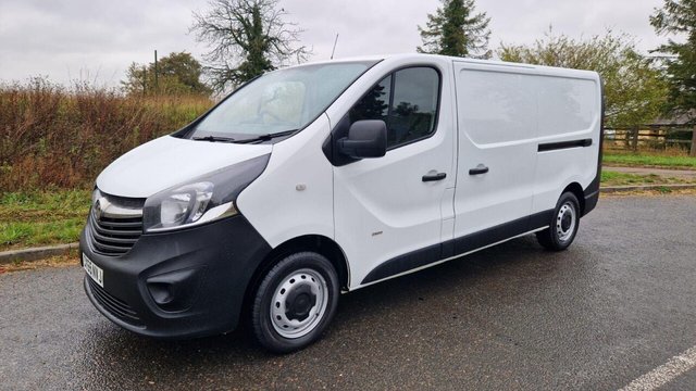 2015 VAUXHALL VIVARO