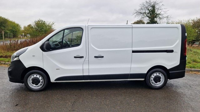 2015 VAUXHALL VIVARO - Photo 2