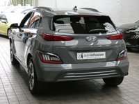 USED 2021 21 HYUNDAI KONA 64kWh Premium SUV 5dr Electric Auto (10.5kW Charger) (204 ps) SAT NAV ANDROID APPLE CARPLAY HEATED SEATS CRUISE CONTROL REAR VIEW CAMERA PARKING SENSORS 1 OWNERS EXCELLENT SERVICE HISTORY HYUNDAI WARRANTY TILL JUNE 2026