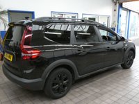 USED 2024 24 DACIA JOGGER 1.6 Hybrid EXTREME MPV 5dr Petrol Hybrid Auto Euro 6 (s/s) (140 ps) 7 SEATS SAT NAV HEATED SEATS CRUISE CONTROL PARKING SENSORS 1 OWNER SERVICE HISTORY DACIA WARRANTY TILL MARCH 2027