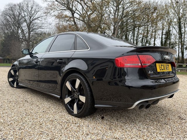 2011 AUDI A4 - Photo 8