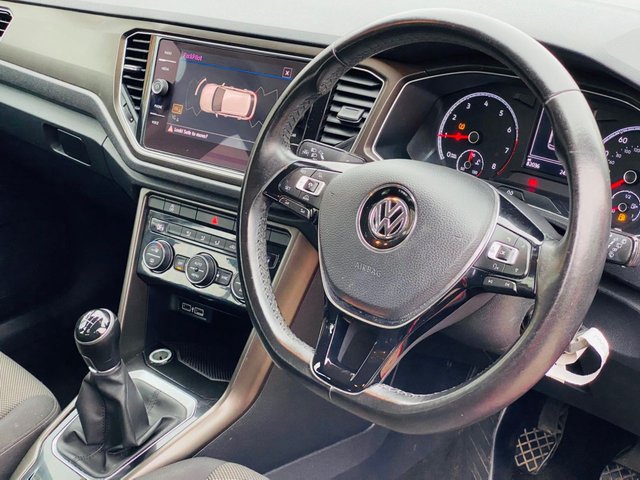 2018 Volkswagen T-Roc 1L Se 5dr - Photo 2