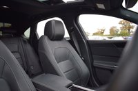 USED 2017 17 JAGUAR XF 3.0d V6 S Saloon 4dr Diesel Auto Euro 6 (s/s) (300 ps) PAN ROOF / PRO NAV / MERIDIAN