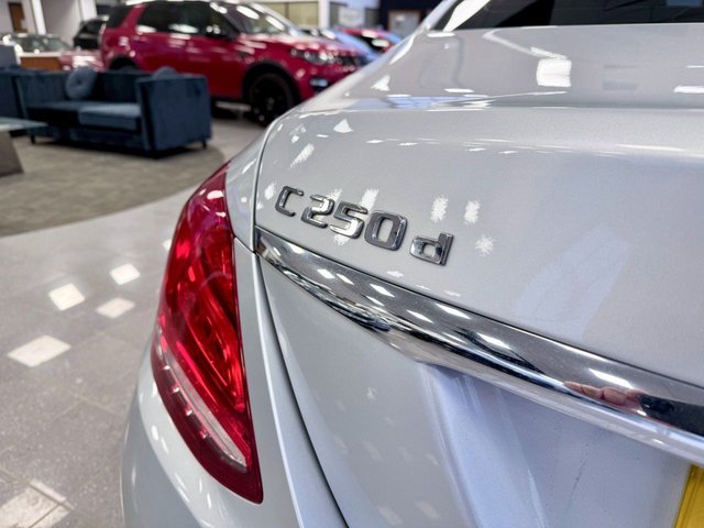 2018 Mercedes-Benz C-Class 2.1L Amg Line 4dr - Photo 10