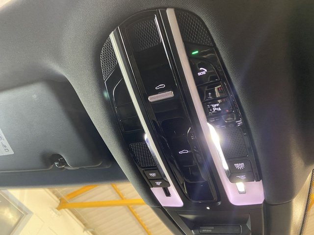 2019 PORSCHE CAYENNE 3.0T V6 SUV 5dr Petrol TiptronicS 4WD Euro 6 (s/s) (340 ps) - Photo 12