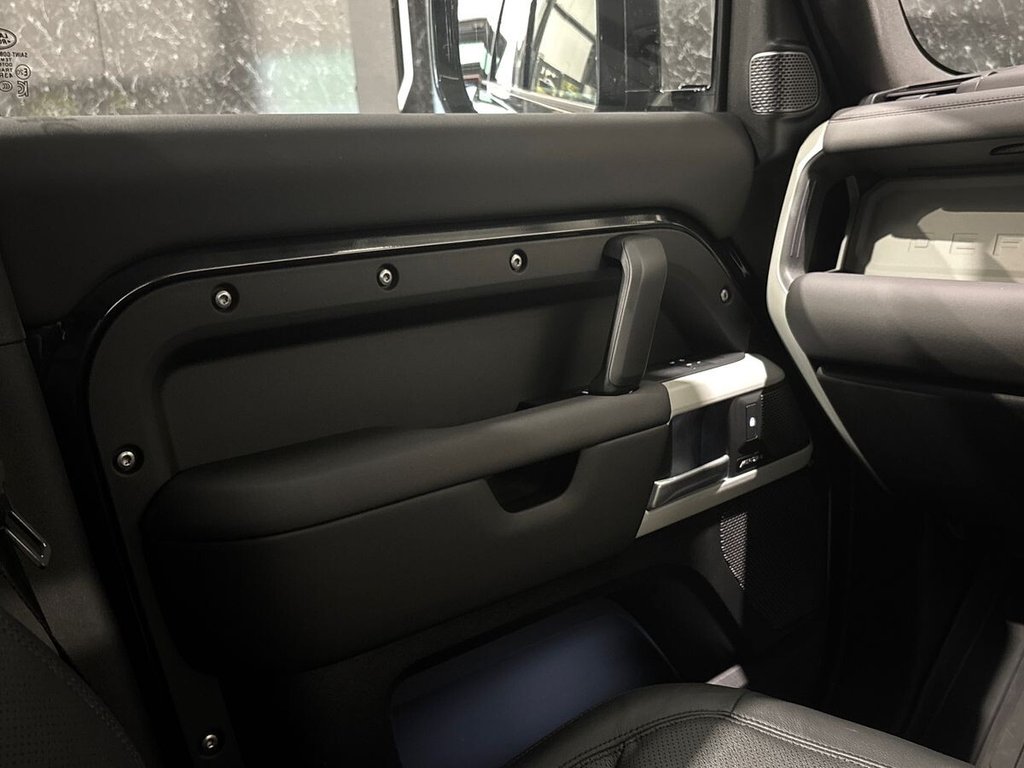 USED 2023 73 LAND ROVER DEFENDER 3.0 D250 MHEV SE Hard Top SUV 5dr Diesel Auto 4WD MWB Euro 6 (s/s) (250 ps) REAR SEATS|JLR WARRANTY