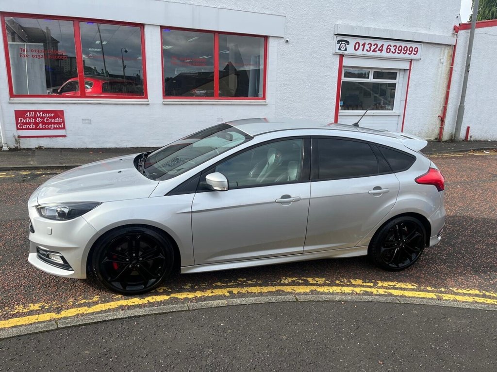 2017 FORD FOCUS