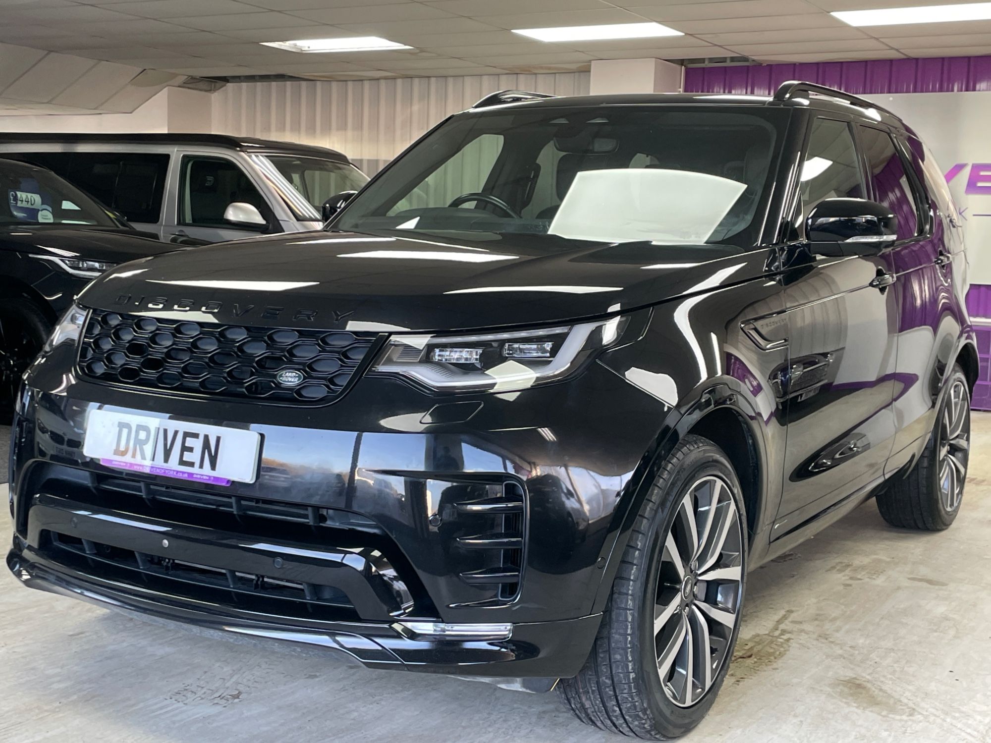 USED 2021 71 LAND ROVER DISCOVERY 3.0 D250 MHEV R-Dynamic SE SUV 5dr Diesel Auto 4WD Euro 6 (s/s) (250 ps) 