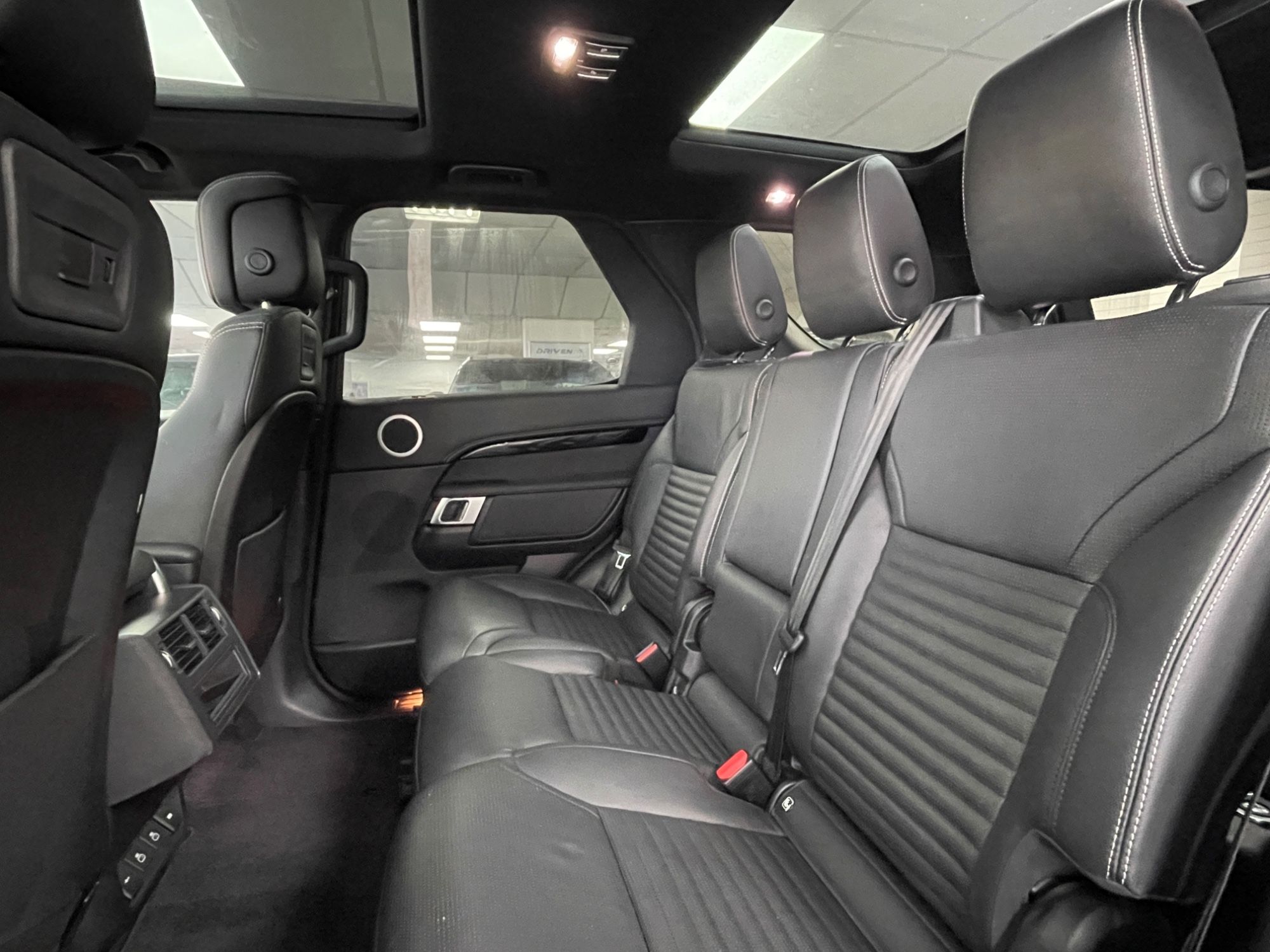 USED 2021 71 LAND ROVER DISCOVERY 3.0 D250 MHEV R-Dynamic SE SUV 5dr Diesel Auto 4WD Euro 6 (s/s) (250 ps) 